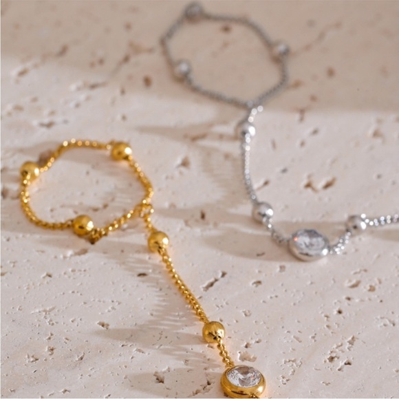 Elegant Gold and Silver Women's Jewelry Set - Picture 3 of 7